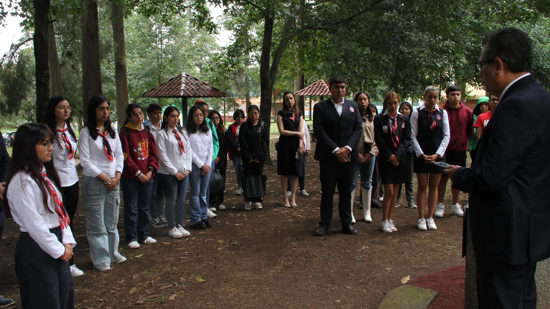 Conmemoración de los 43 Ayotzinapa en la BENV